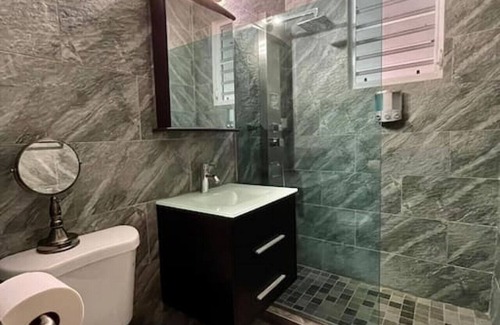San Anton House | Casa Serena A, Modern House w. Private Jacuzzi