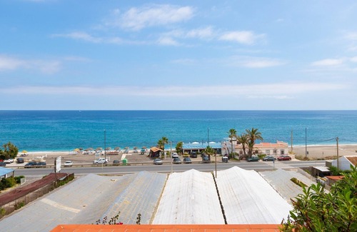 Torrox Costa Ski Chalet | Casa Siloam - House In Torrox-costa. Free Wifi