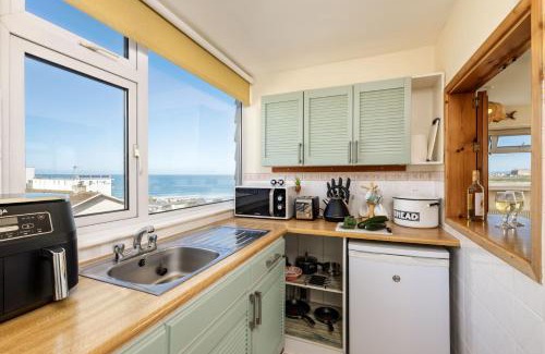 Newquay House | Casa Sirena Apartment in Fistral, Newquay