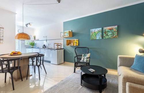 Aljezur Villa | Casa Skip - 4 bedroom villa with lush garden!