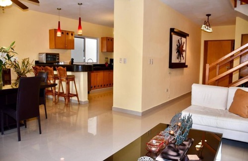 Villa Juarez Villa | Casa Sol 4 Bedroom Villa with pool close to the beach