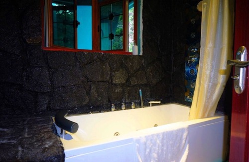 San Rafael de Heredia House | Casa Spa Room With Tub, spa Services and Turkish Bath