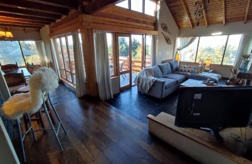 San Carlos de Bariloche Ski Chalet | Casa Suiza, vistas panorámicas al lago, ciudad y montañas !