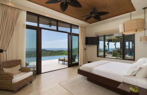 Brasilito Villa | Casa Symbiotica - Exclusive Villa with Gym, Infinity Pool & Housekeeping