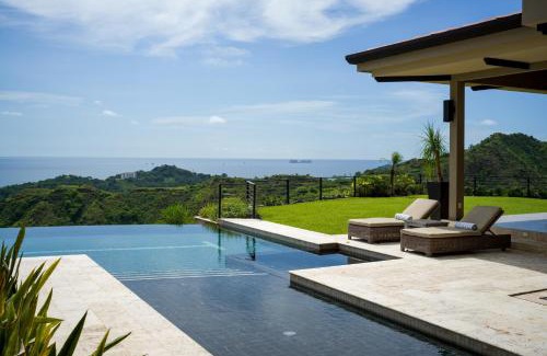 Brasilito Villa | Casa Symbiotica - Exclusive Villa with Gym, Infinity Pool & Housekeeping