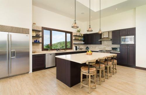 Brasilito Villa | Casa Symbiotica - Exclusive Villa with Gym, Infinity Pool & Housekeeping