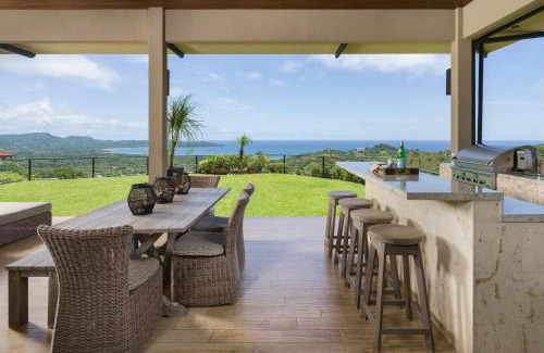 Brasilito Villa | Casa Symbiotica - Exclusive Villa with Gym, Infinity Pool & Housekeeping