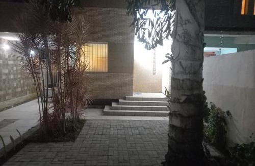 Centro House | Casa Térrea-Bertioga-Uso exclusivo para de 1 a 12 pessoas