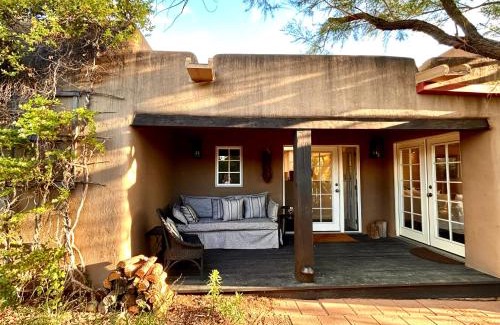 Santa Fe House | Casa TATIZ Privacy in a Southwestern Gem