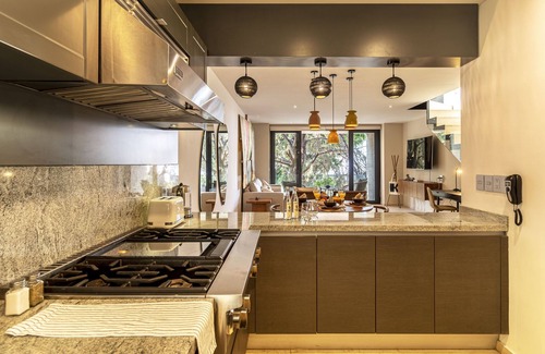 La Condesa Apartment | Casa Tenancingo by Kukun