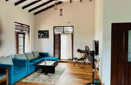 Peliyagoda House | Casa Theo