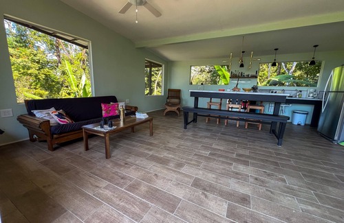 Pavones House | Casa Tierra Media - Oceanview Jungle Experience - WiFi & AC