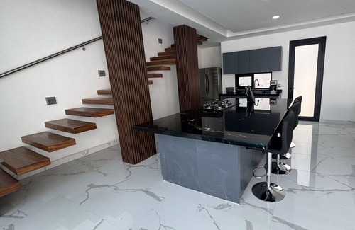 Perula House | Casa Top Horizonte. Charming 3-bedroom beach house with AC & Private Pool.
