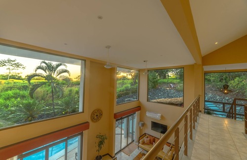 Esterillos House | Casa Tweed - Large private modern home, minutes from the ocean!