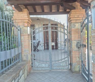 Passignano sul Trasimeno House | Casa vacanze - I due ulivi- passignano sul Trasimeno