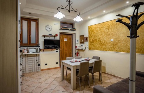 Piazza-Tralia-Pendolo House | Casa Vacanze Annamaria