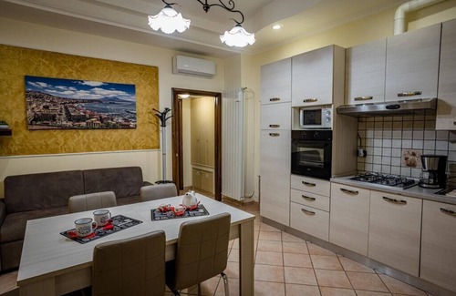 Piazza-Tralia-Pendolo House | Casa Vacanze Annamaria