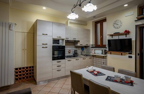 Piazza-Tralia-Pendolo House | Casa Vacanze Annamaria