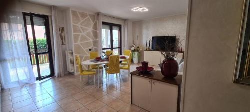 Villongo Apartment | Casa Vacanza Peonia
