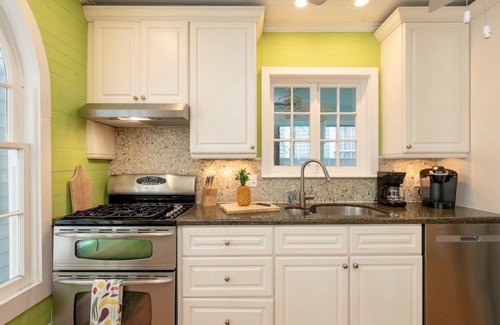 Old Town House | *CASA VICTORIA @ OLD TOWN* Historic 5BR Home & Pool + LAST KEY SERVICES.