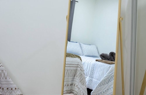 Ludlam Villa | Casa Vida /King Bed TV 10 Guests