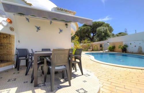 Vilamoura Villa | Casa Vilamoura Is A Lovely 5 Bedroom Villa With Ac And Private Pool Within Easy Distance Of All Of V