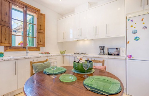 Palma de Mallorca Ski Chalet | Casa Vileta cozy townhouse with Flair near Palma