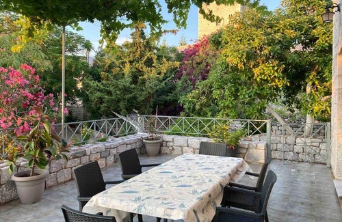 Pyrgou Dirou House | Casa Villalona