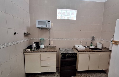 Santa Teresa House | Casa vintage ampla com varanda e quintal