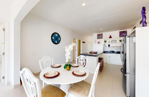 La Paloma House | Casa Violeta 42 - Playa Arcangel
