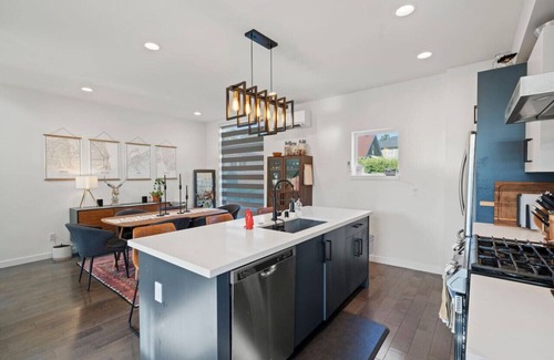 Columbia City House | Casa Vista: Modern Townhouse in Columbia City