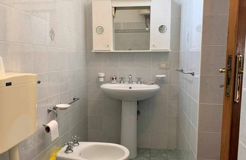 Leni House | Casa Vittoria, in the center of Leni and sea view
