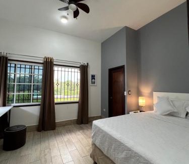 Flores House | Casa X16 persona