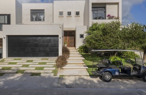 Xpu-Ha House | Casa Xaman · Casa Xaman - Pool/Steam bath/5 BR/17 ppl