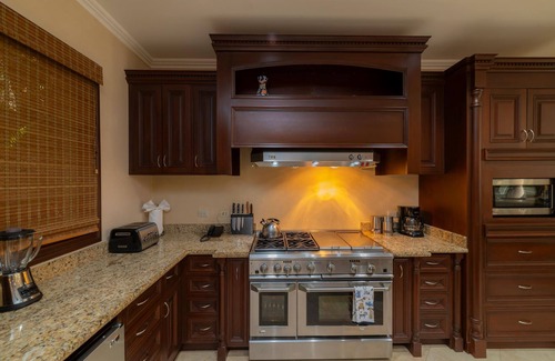 Jaco Villa | - Casa Zafiro 7 Bedrooms Private Pool