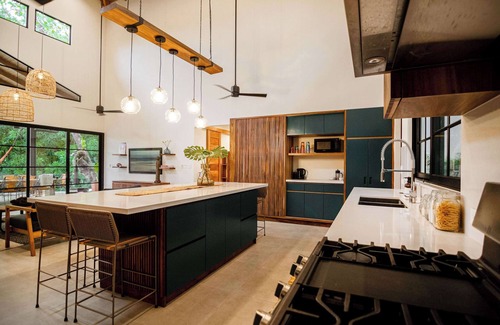 Playa Guiones House | Casa Zeni Summary: Di