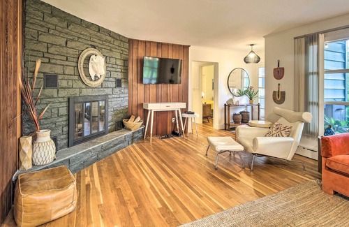 Mount Marion House | 'Casabison' Lake Katrine Home w/ Fire Pit!