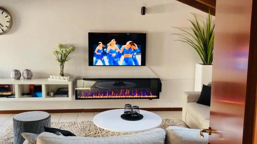 Acquaseria Apartment | CasaCamelia 35, 3 BDRM with view Lake Como