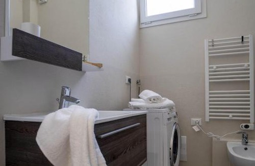 Castel San Pietro Terme Apartment | Casadelfalegname NOCE