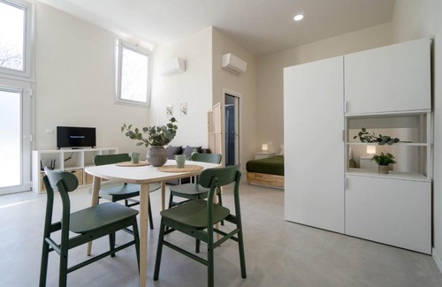 Castel San Pietro Terme Apartment | Casadelfalegname NOCE