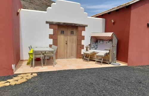 Pajara Ski Chalet | CasaGrande Rural Life Fuerteventura- Large terrace very close to the sea