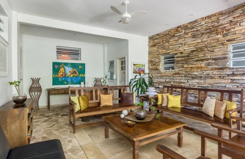 Santa Teresa Bed & Breakfast | CasaJOMO Art, Food & Music B&B
