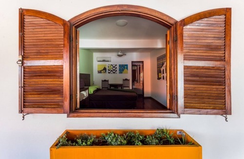 Santa Teresa Bed & Breakfast | CasaJOMO Art, Food & Music B&B