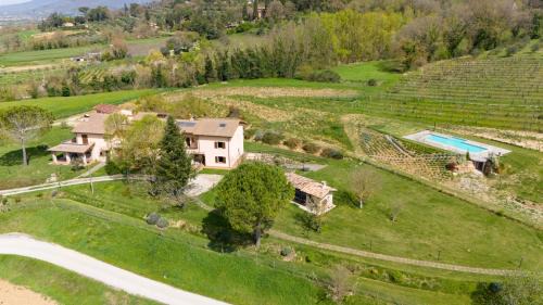 Citta di Castello Villa | Casale Bonavita by VacaVilla