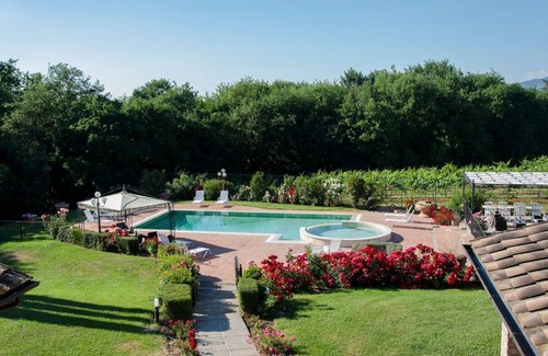 Castroncello Villa | Casale Sangiovese - Six Bedroom Villa, Sleeps 12