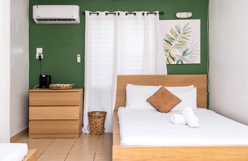 Pedernales House | Casamares: Vacation Room with Pool and Jacuzzi 5 min from Beach and Poblado
