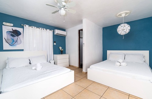 Pedernales House | Casamares: Vacation Room with Pool and Jacuzzi 5 min from Beach and Poblado