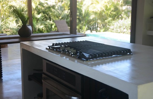 Playa Hermosa Cobano Villa | Casas de Agua. Villa Agua Viva. Natural walking trail to the beach.
