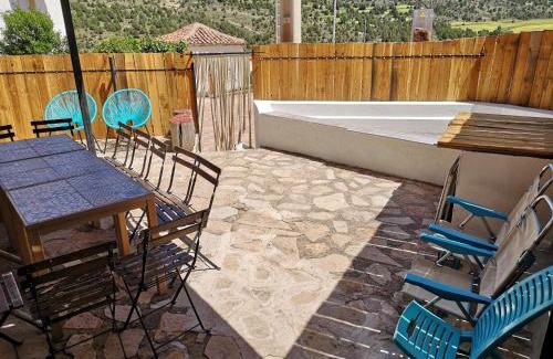 Ablanque Apartment | Casas del Alto Tajo - La Casa Roja