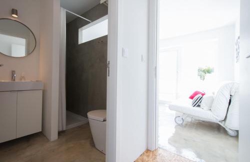 Peniche Apartment | Casasupertubos - Pool & Surf 10Min from Peniche